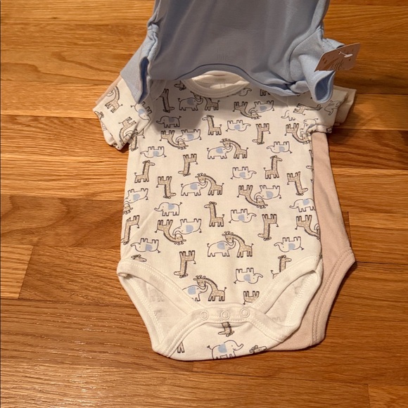 Little and loved giraffe‎ and elephant Baby Onesie Set size 3-6months - Picture 2 of 4